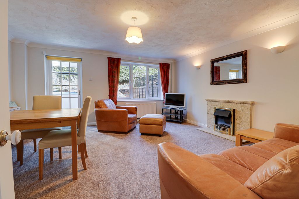 Property photo 2 of 14 Lounge/Diner