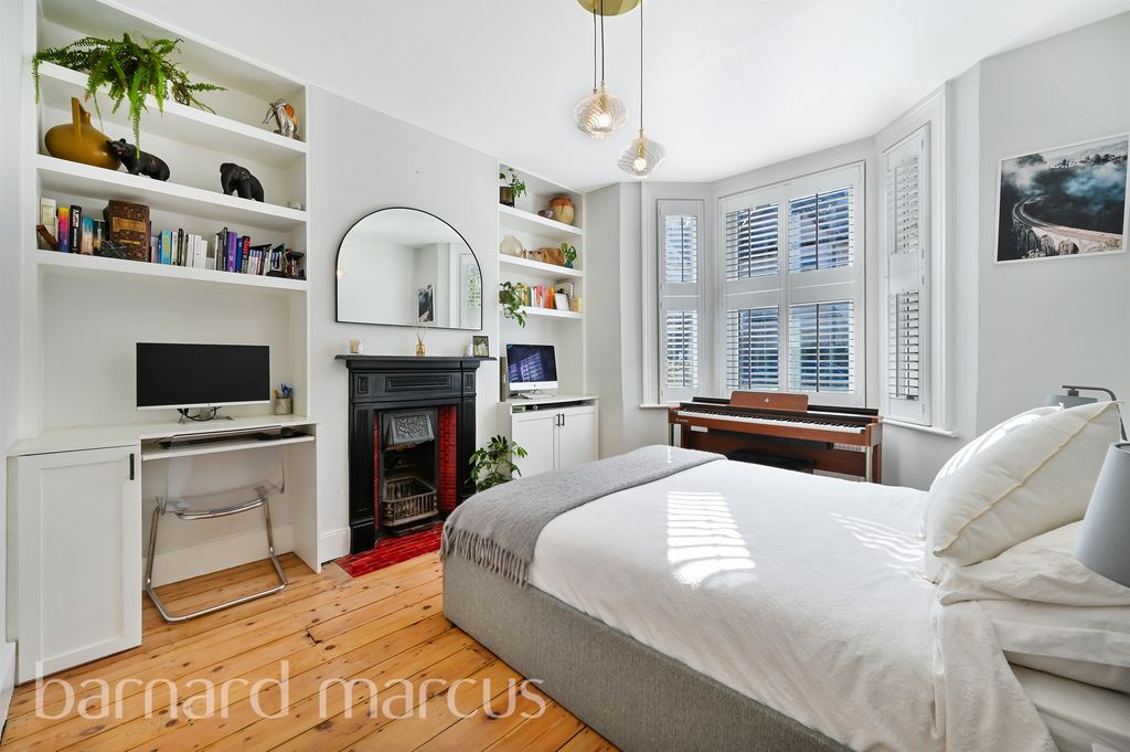 Property photo 3 of 12