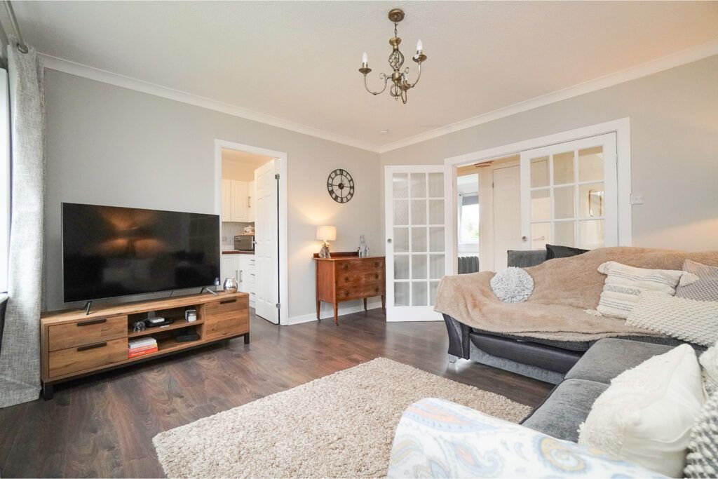 Property photo 3 of 11