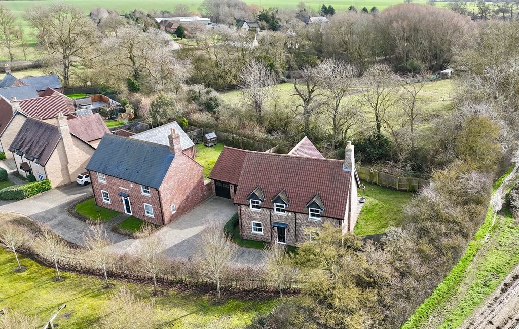 Property photo 1 of 28