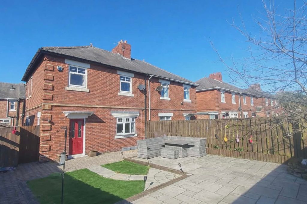 Property photo 1 of 10 3703653134534731541