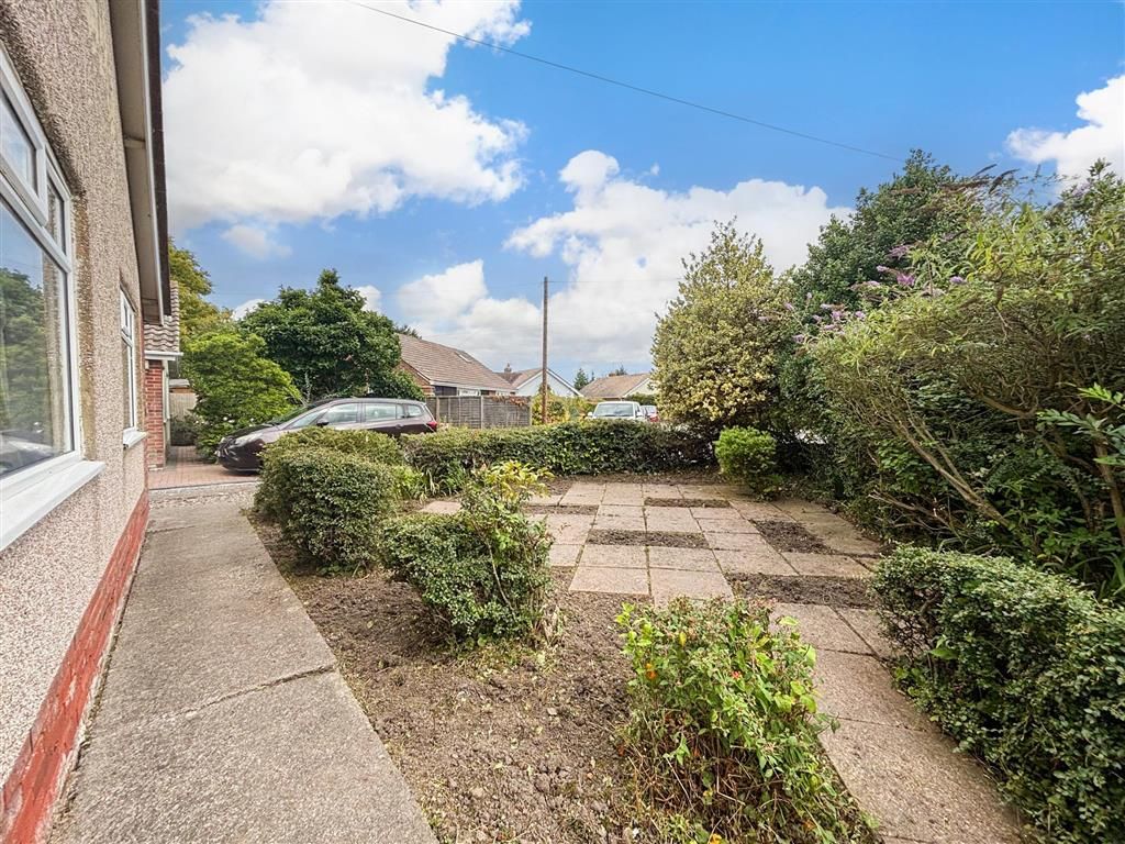 Property photo 1 of 14 Front Garden