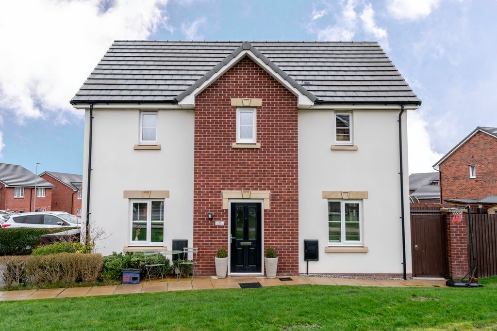 Property photo 1 of 27