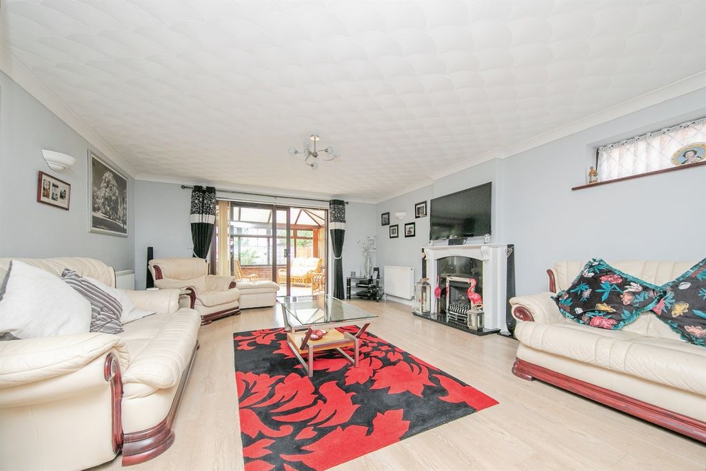 Property photo 2 of 24