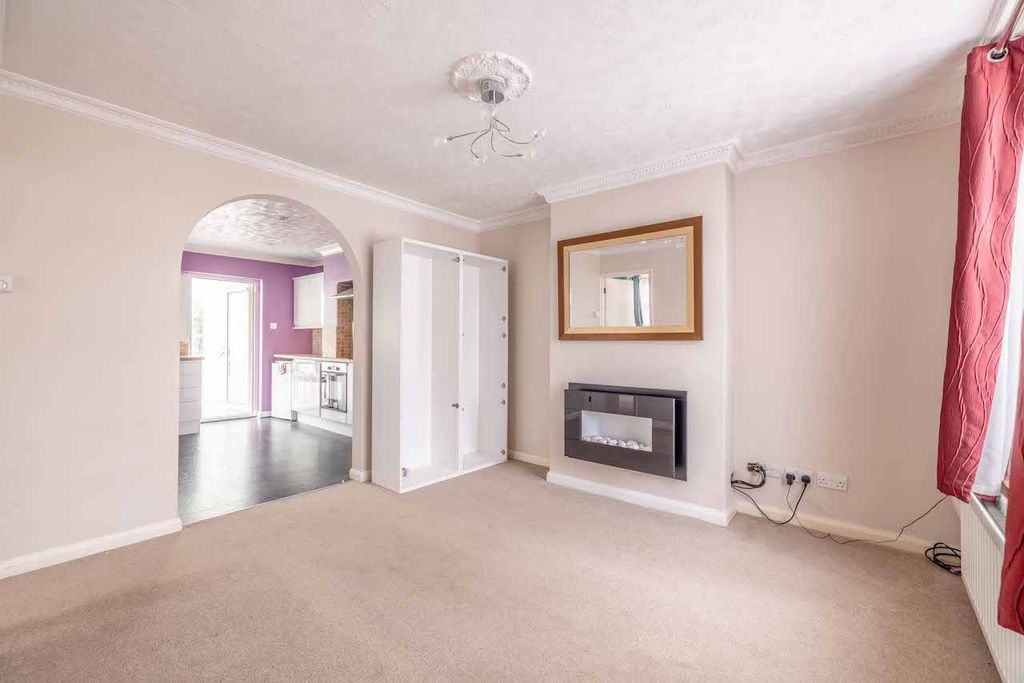 Property photo 3 of 13