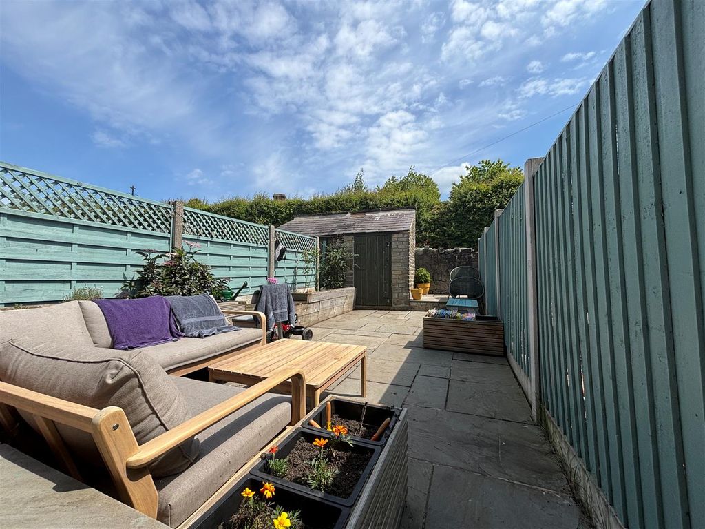 Property photo 2 of 10