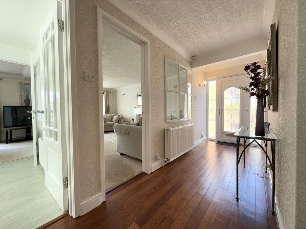 Property photo 3 of 24 Hall
