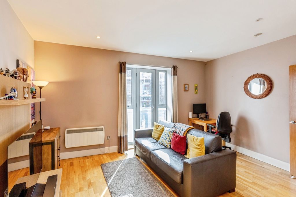 Property photo 2 of 9 Pbox-Img.Jpg