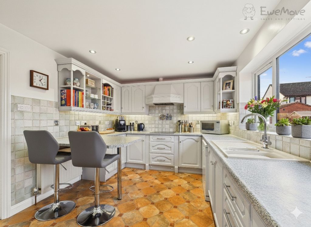 Property photo 3 of 12 Ewemove Tiverton - Kitchen