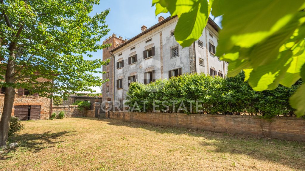Property photo 2 of 121