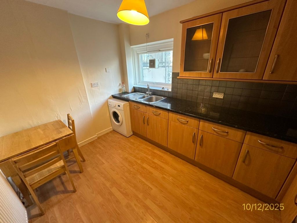 Property photo 2 of 7 Dining Kitchen