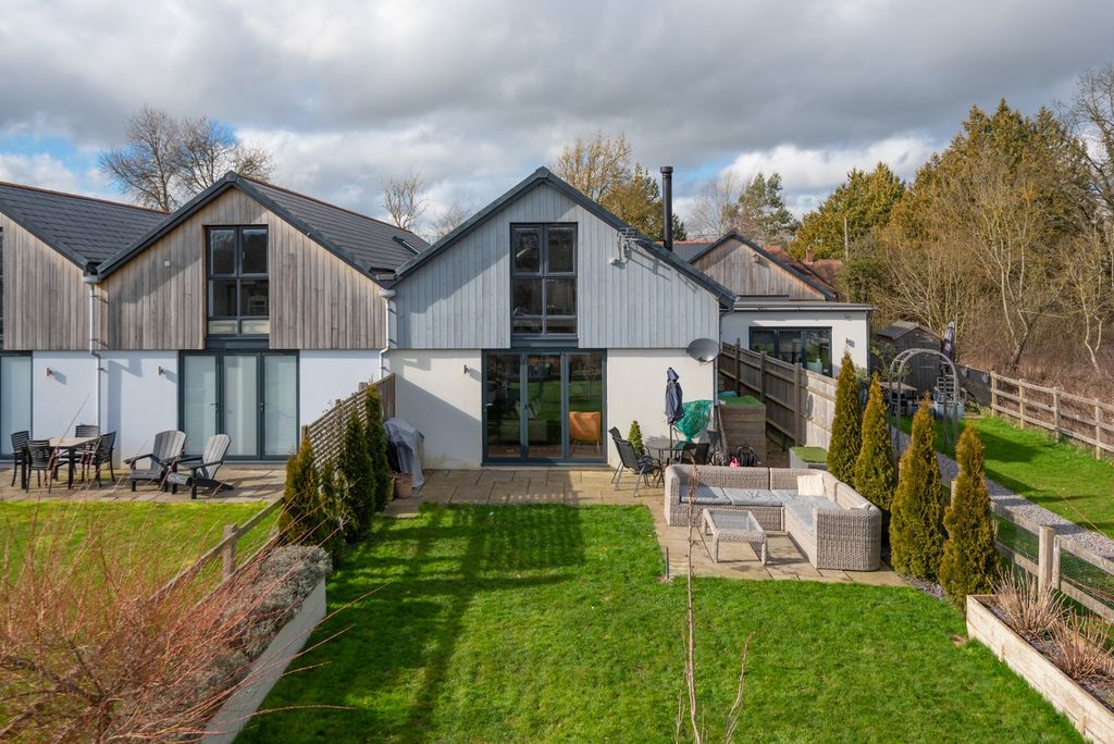 Property photo 1 of 24 4921002