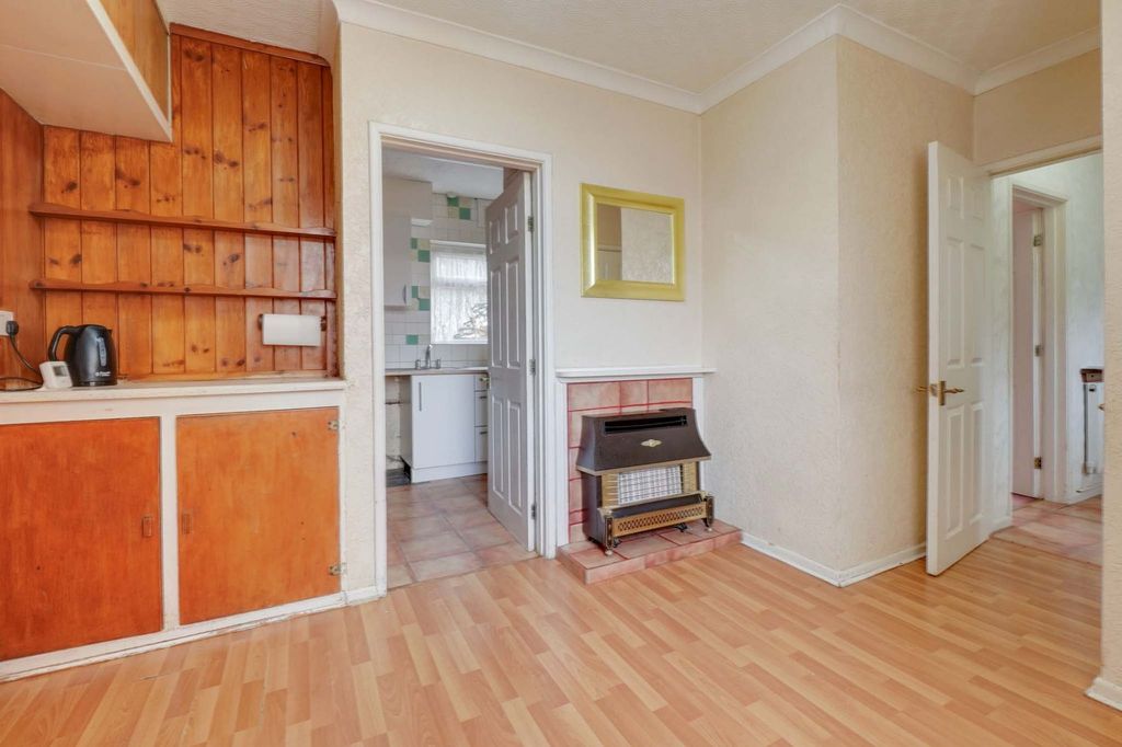 Property photo 3 of 23