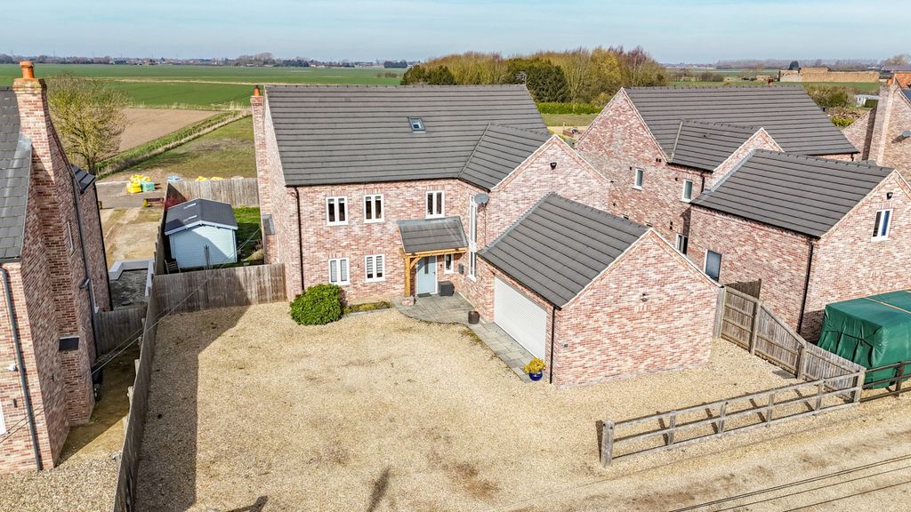Property photo 2 of 27 3631325