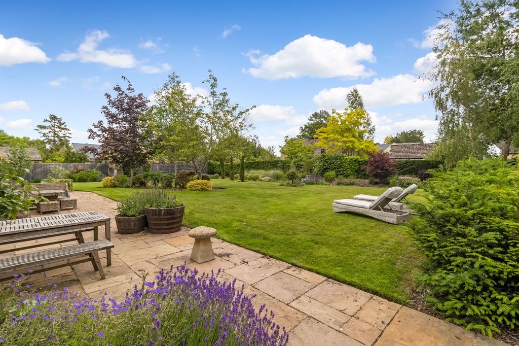 Property photo 2 of 35 Picture No. 38