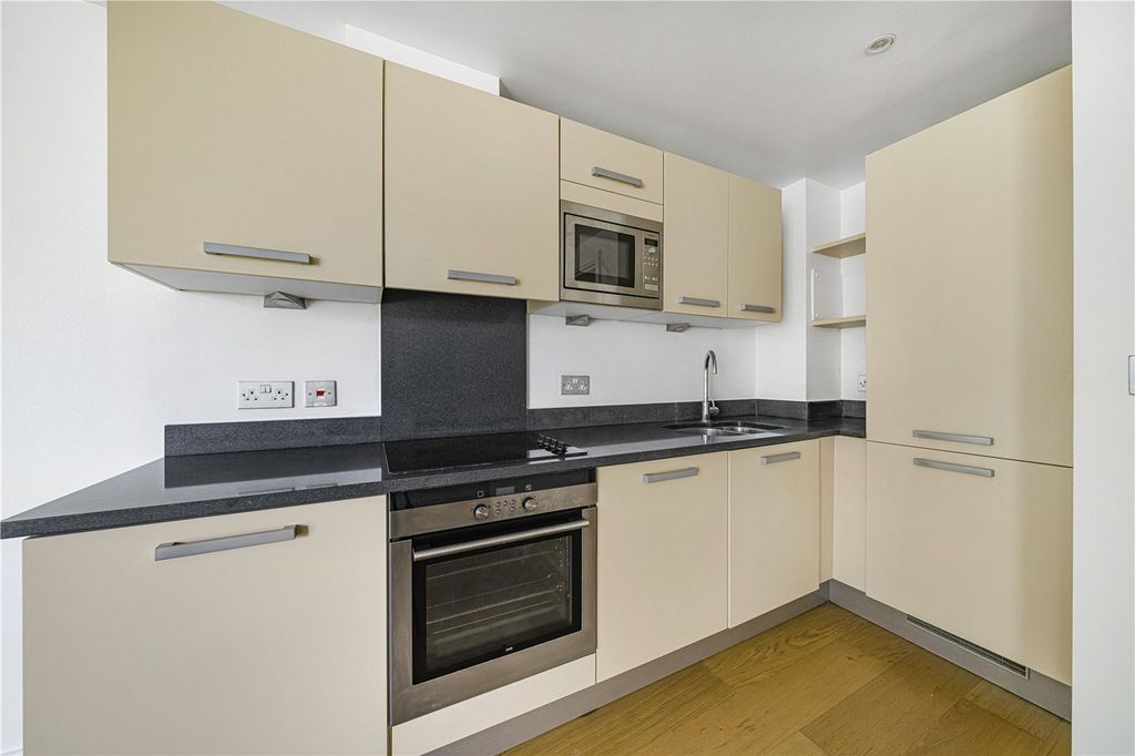 Property photo 3 of 20 Picture No. 04