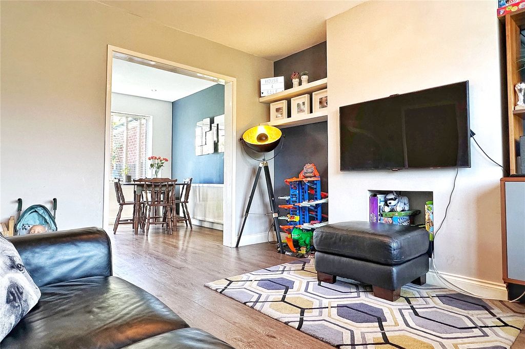 Property photo 3 of 27 Living Room