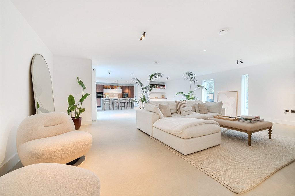 Property photo 2 of 22 Picture No. 25