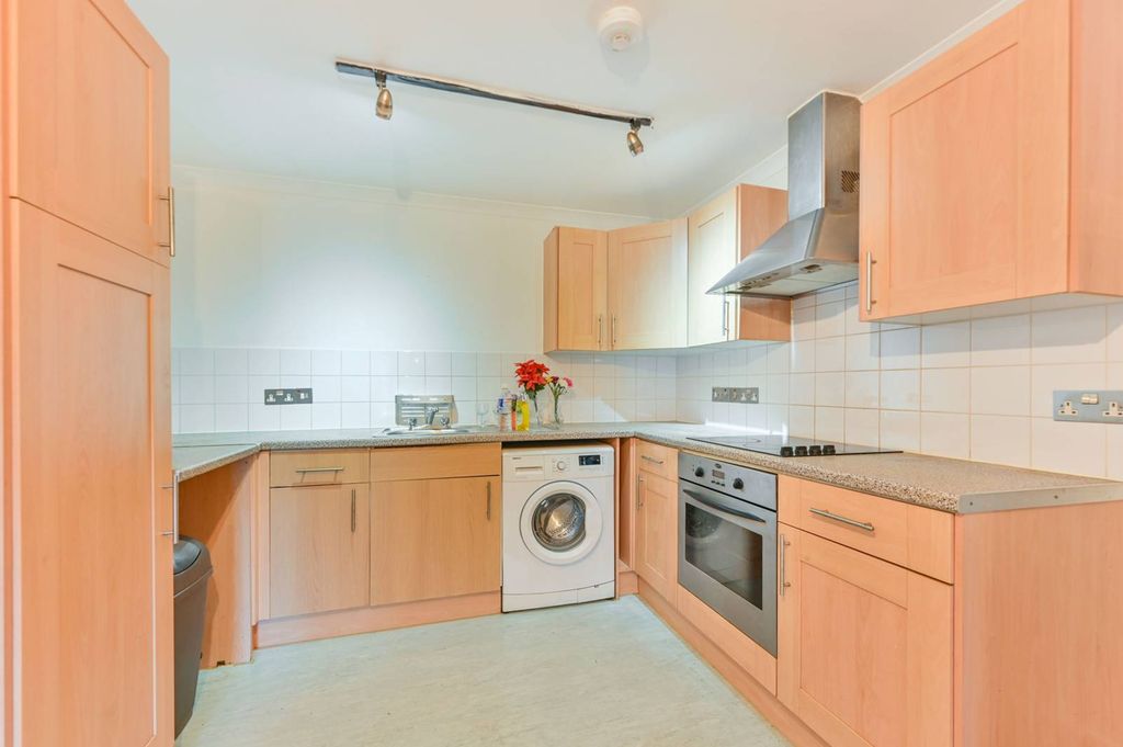 Property photo 3 of 8