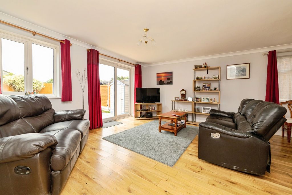 Property photo 2 of 17 Pbox-Img.Jpg