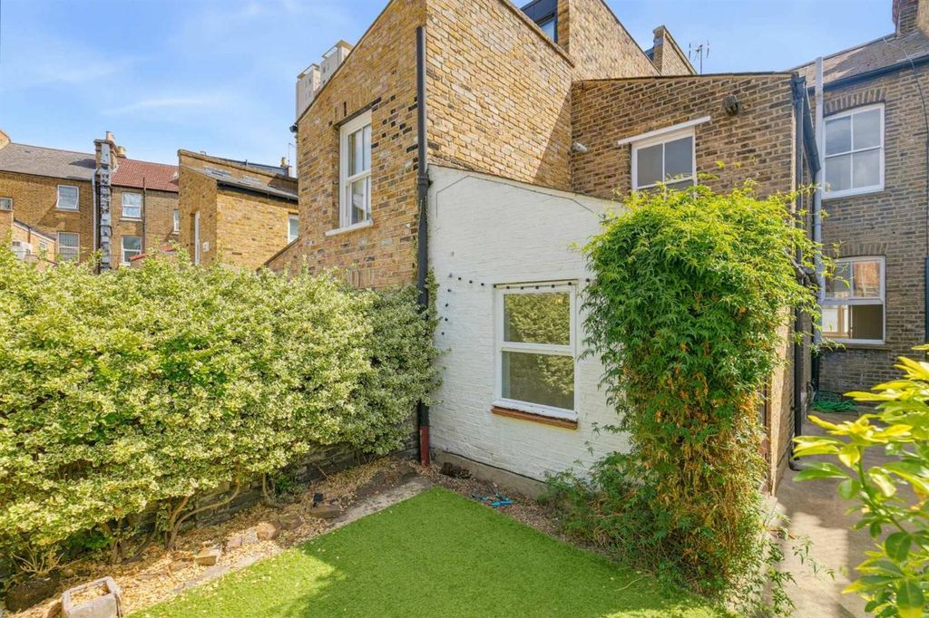 Property photo 2 of 17