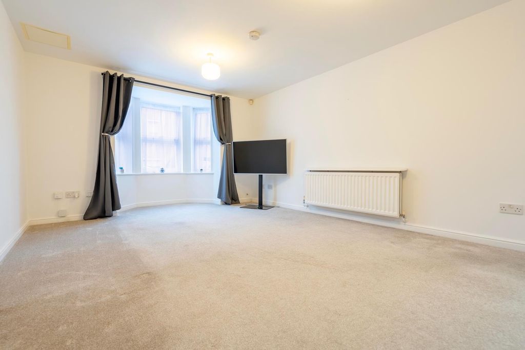 Property photo 2 of 7 Living Room