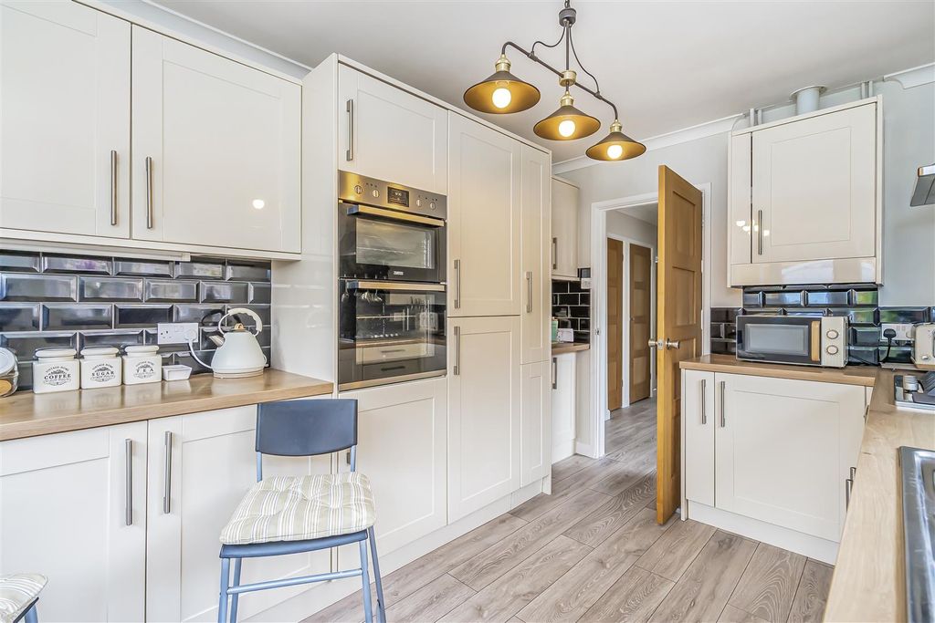 Property photo 3 of 14 Redlands Lane, Emsworth-Porticomarksteting-Nexa-8.