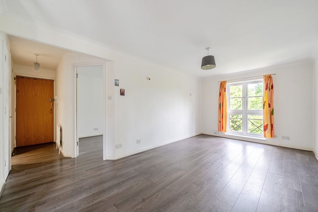 Property photo 1 of 11 1484988-10-6A43cd...