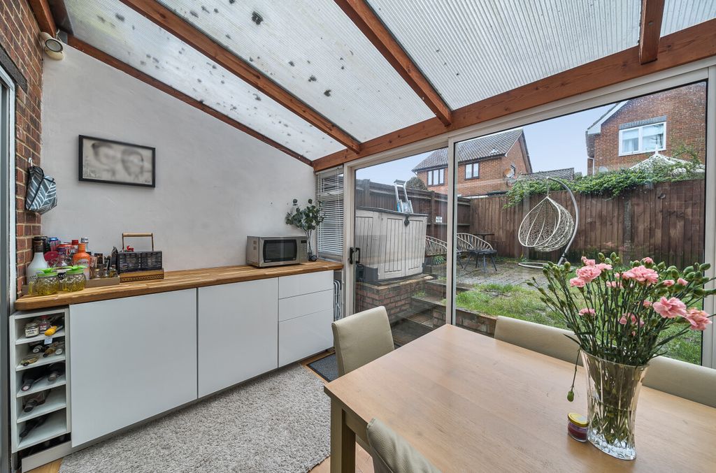 Property photo 3 of 13 1415278-10-6995F8...