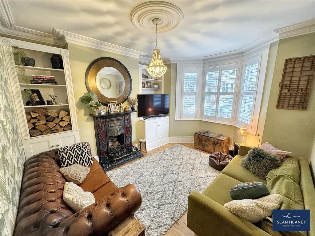 Property photo 3 of 25