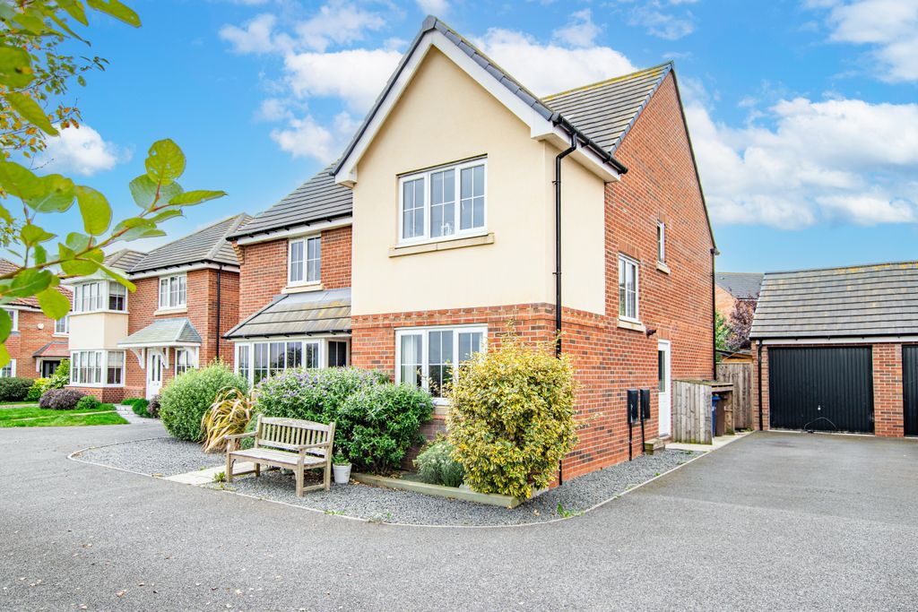 Property photo 1 of 31 Front