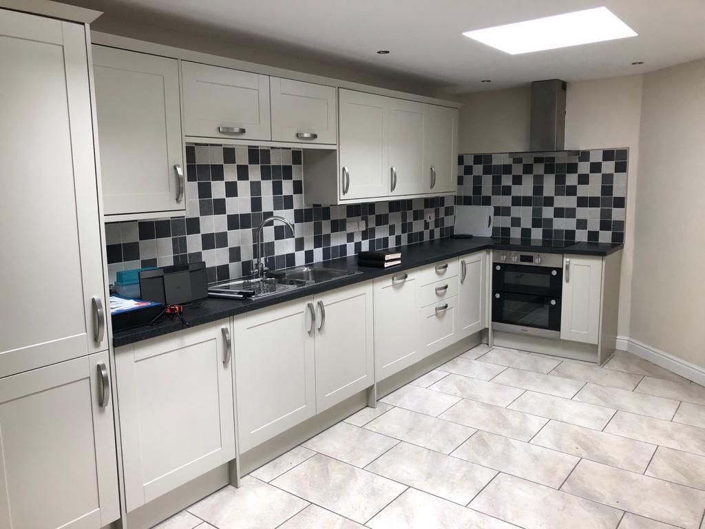 Property photo 2 of 8 Kitchen