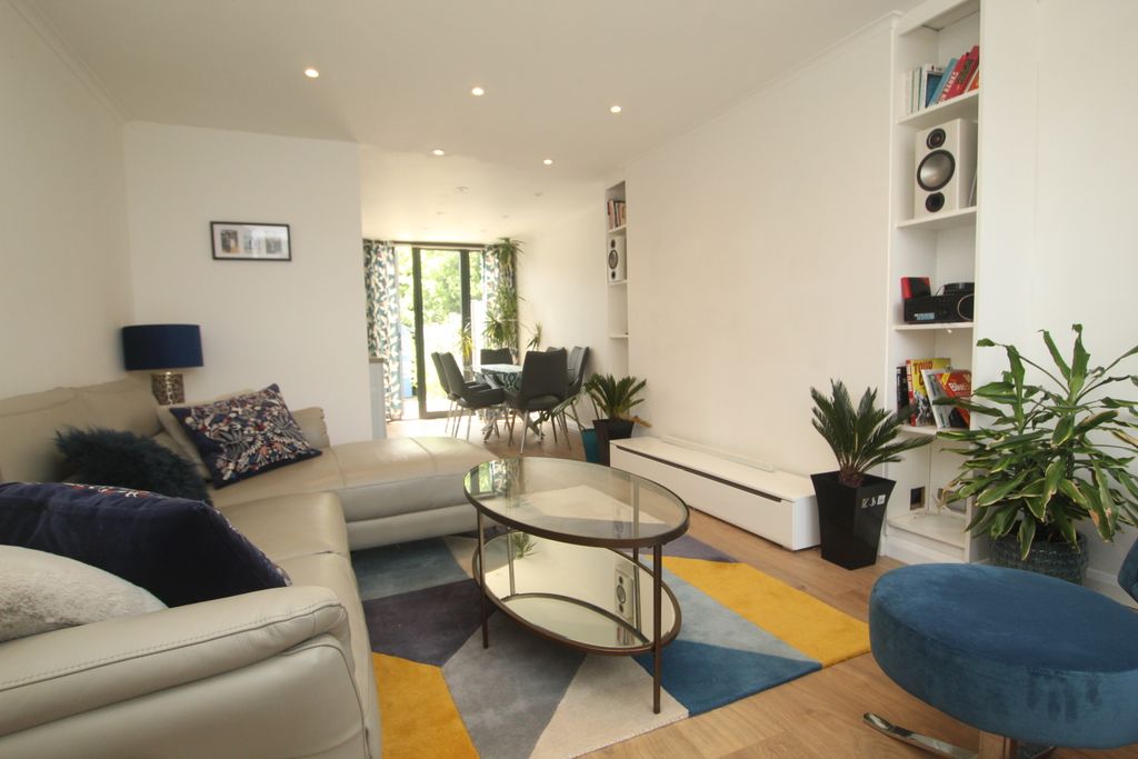 Property photo 2 of 9 Living Room