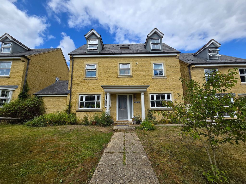 Property photo 1 of 28