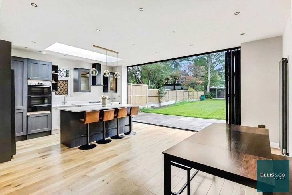 Property photo 2 of 14 Picture No. 08