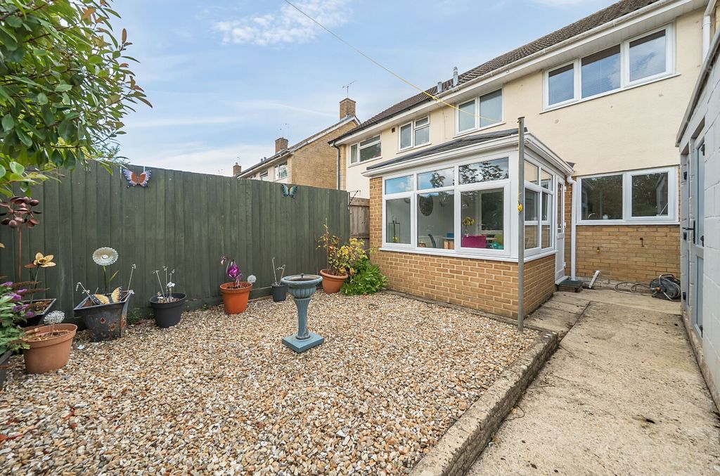Property photo 2 of 20 1325969-6-687E171...