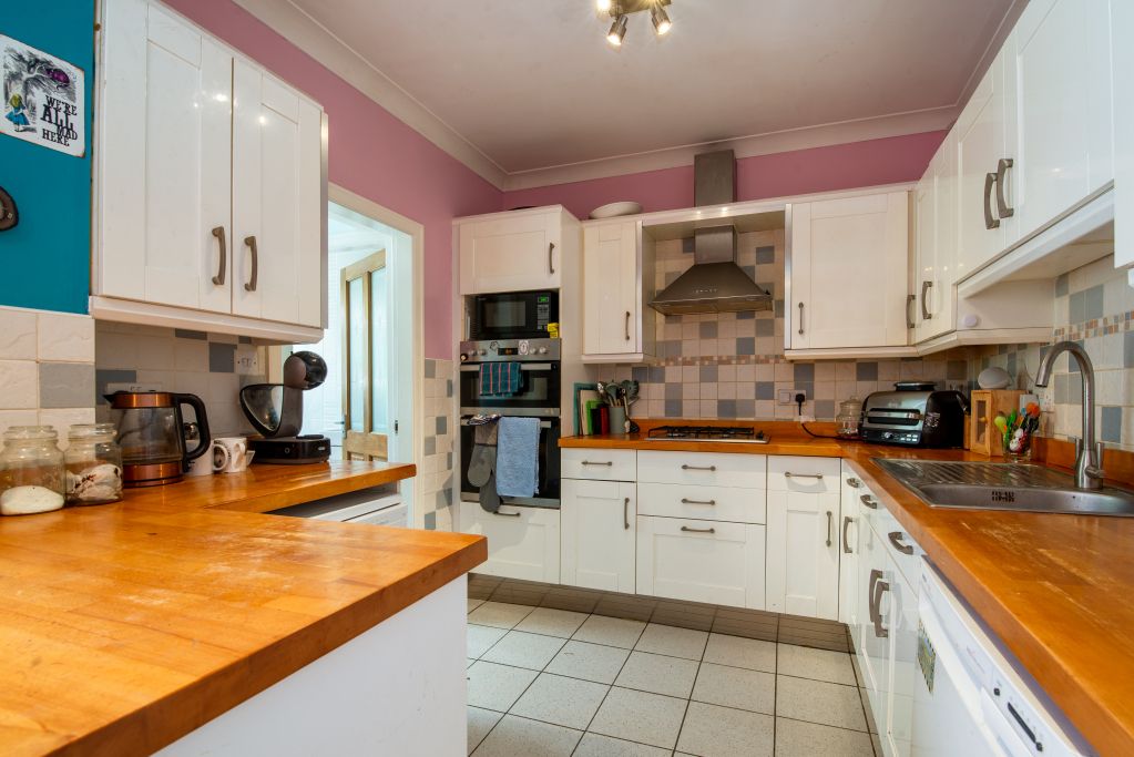 Property photo 3 of 23 Dining Kitchen