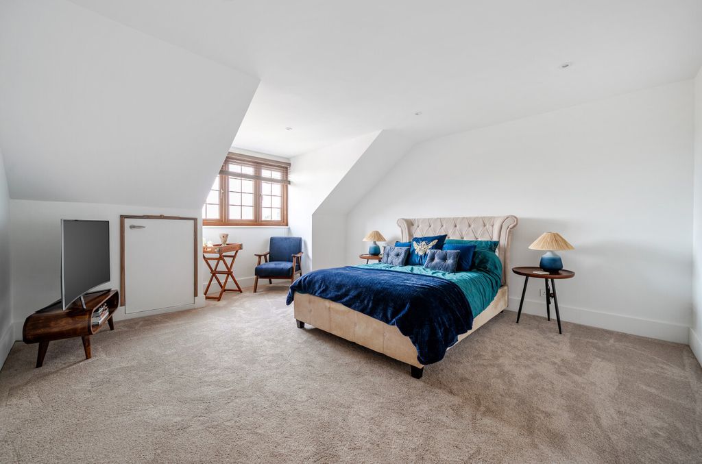 Additional image 11 of 4 bed detached house for saleThe Avenue, Fareham, Hampshire PO14
