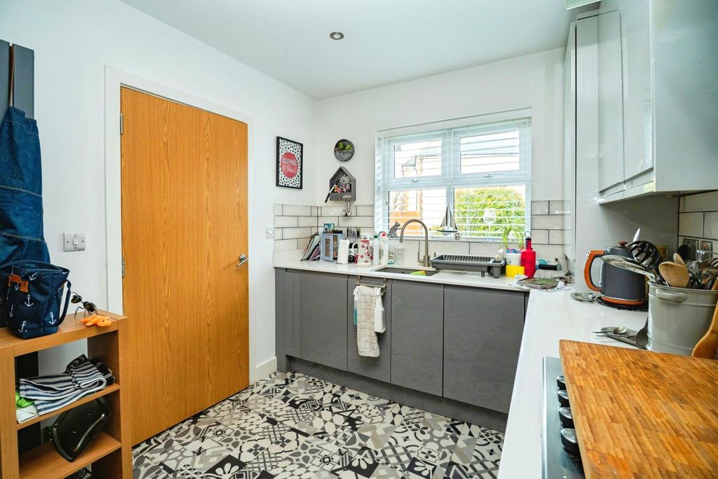 Property photo 3 of 15 Pbox-Img.Jpg