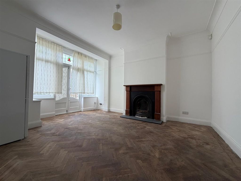 Property photo 3 of 13 2.Jpg