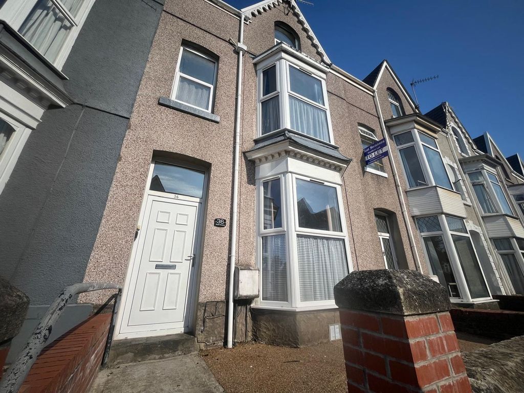 Property photo 1 of 11