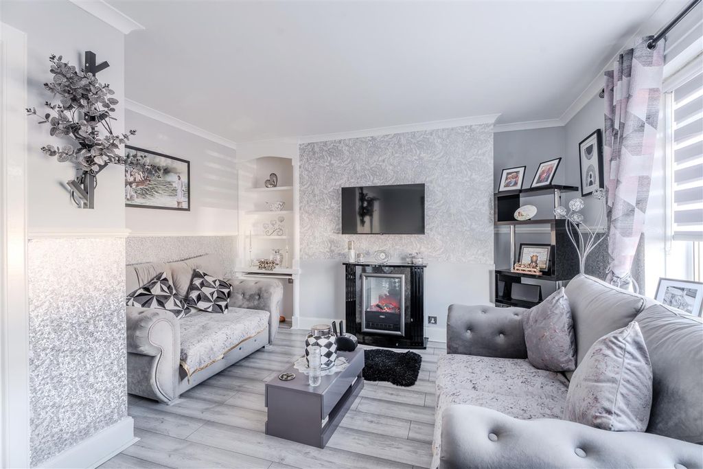 Property photo 2 of 16 Hillhead-12.Jpg