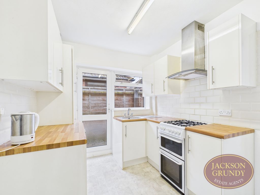 Property photo 2 of 8 Stone Way