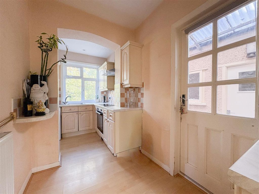 Property photo 3 of 25