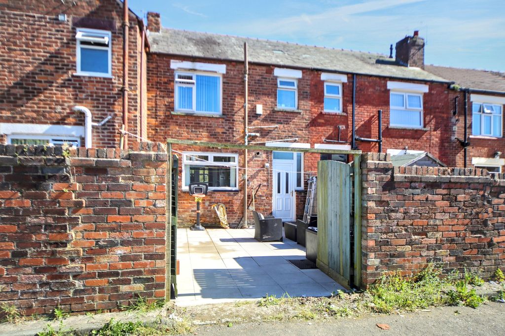 Property photo 3 of 18