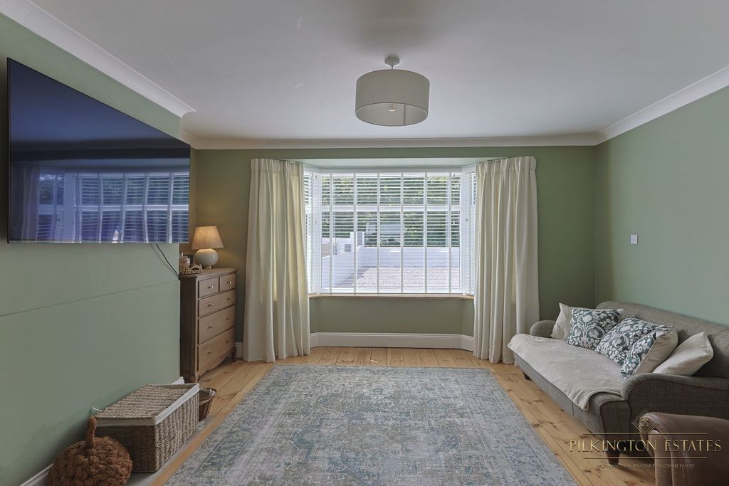 Property photo 2 of 14 4275164