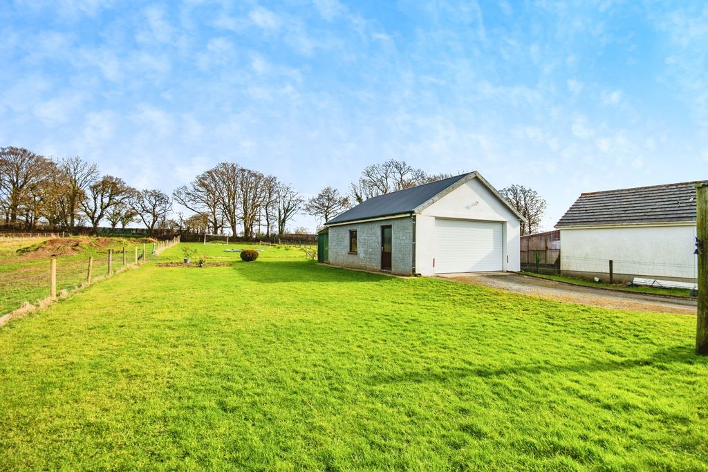Property photo 3 of 17 Photography