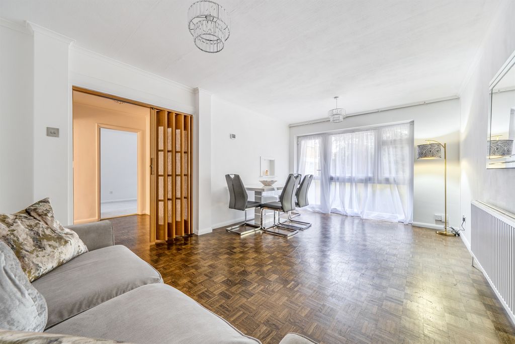 Property photo 2 of 11