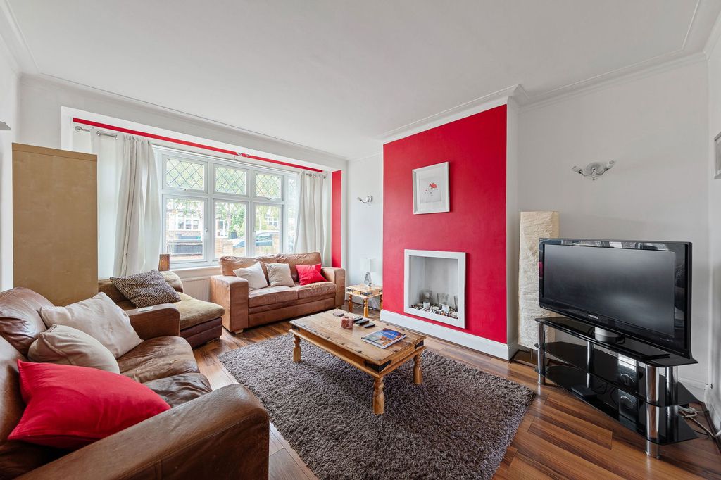 Property photo 3 of 16