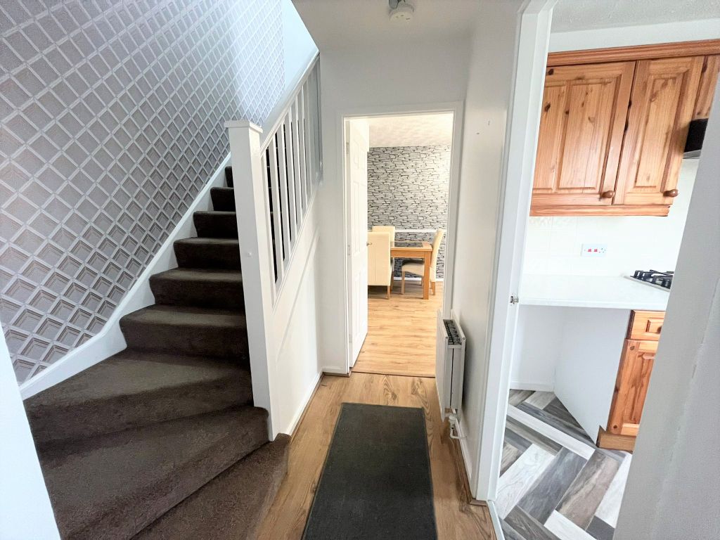 Property photo 2 of 9 Entrance Hall